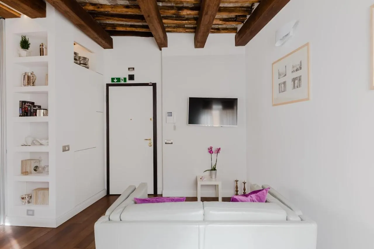 Nostromondo Ciancaleoni Palace Apartment Rome